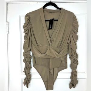 ✨NEW✨Neutral Mocha Brown Body Suit long ruched sleeves